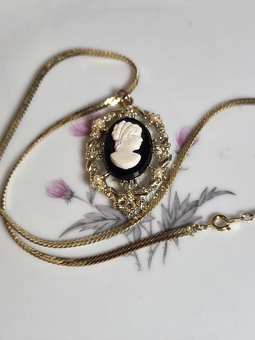 Cameo Pendant Necklace with Black & Cream Profile